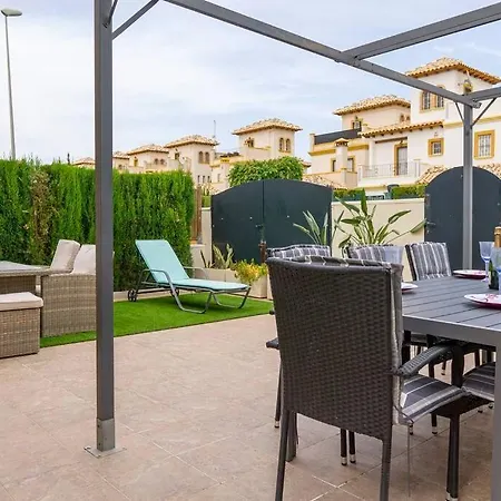 Beautiful 3 Bed Townhouse With Landscaped Communal Pool Area Holiday home Orihuela