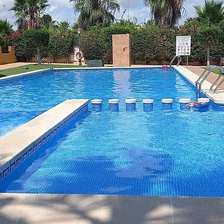Beautiful 3 Bed Townhouse With Landscaped Communal Pool Area